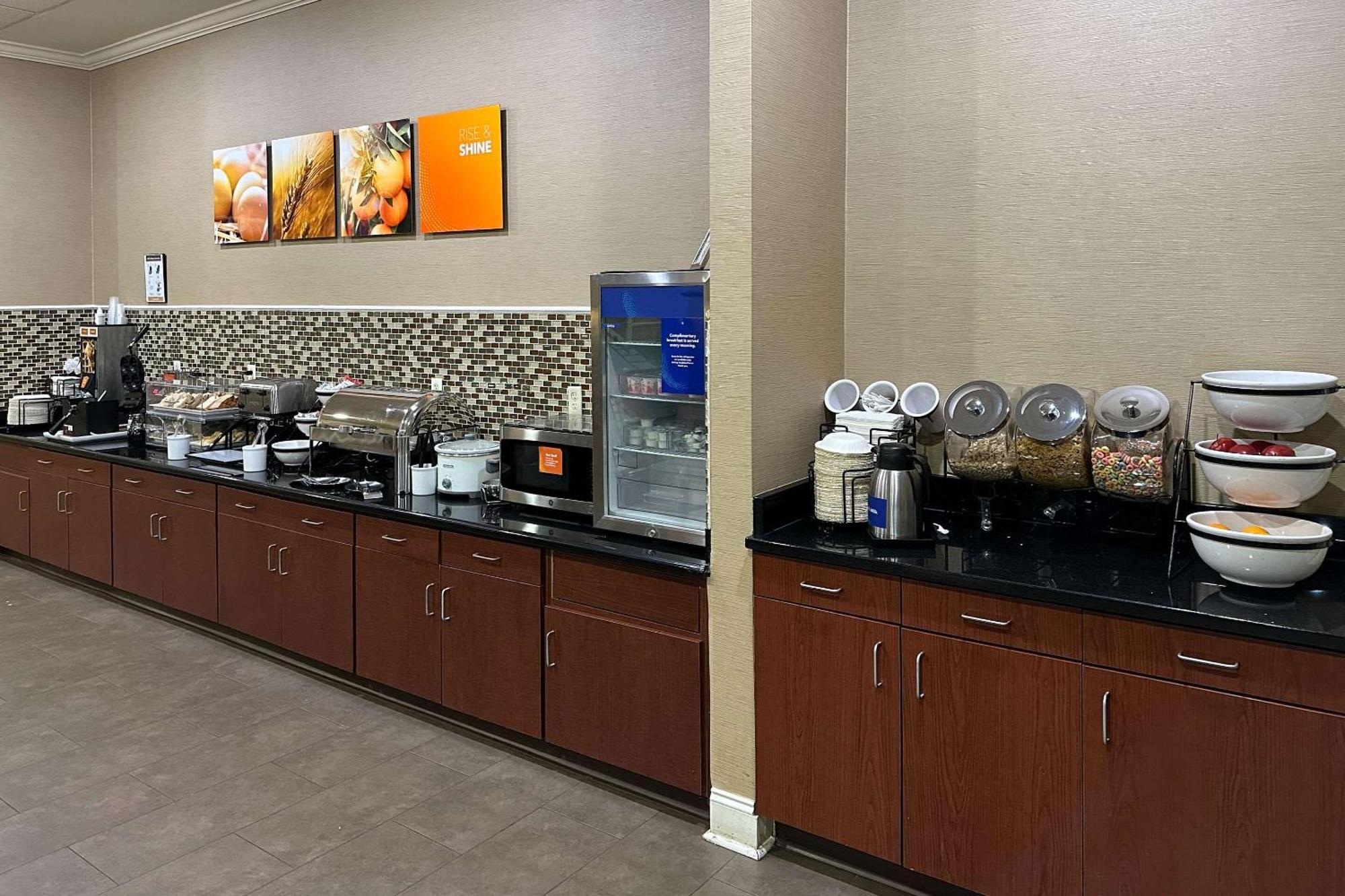 Comfort Inn & Suites Rogersville Buitenkant foto
