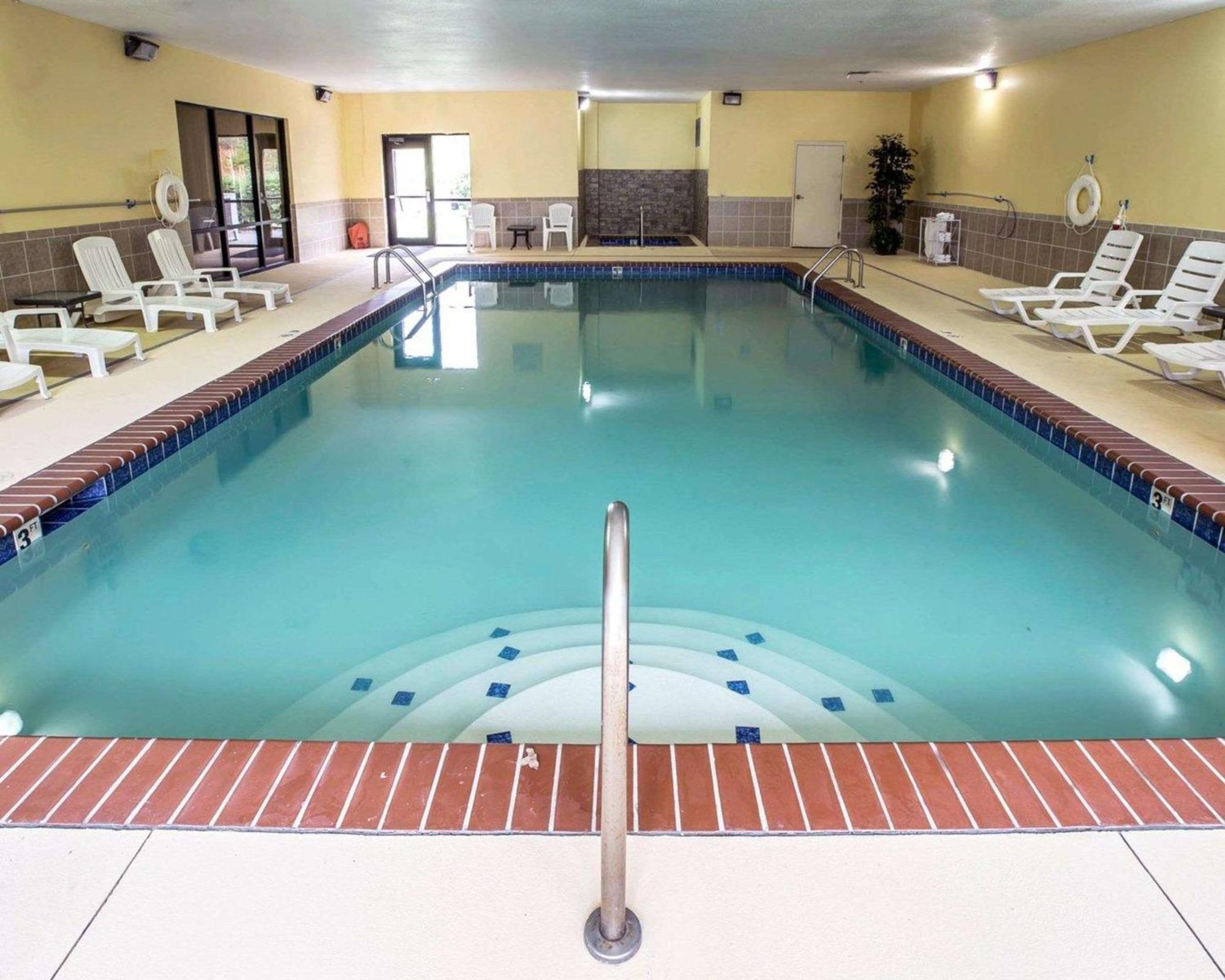 Comfort Inn & Suites Rogersville Buitenkant foto